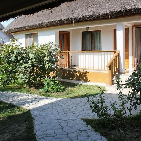 Cerdacul Cu Stuf Hotel Sfantu Gheorghe  Exterior photo